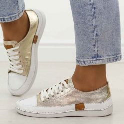 Złote skórzane półbuty damskie T.Sokolski 8260. Żółte półbuty wsuwane Sokolski, na jesień, bez wzorów, z jeansu, eleganckie, z okrągłym noskiem, bez obcasa, na płaskiej podeszwie. Za 299.00 zł.