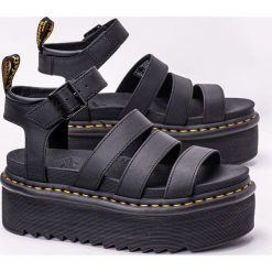 Sandały damskie czarne Dr. Martens Blaire Quad. Czarne sandały Dr Martens, bez wzorów, bez obcasa, bez zapięcia. Za 529.99 zł.