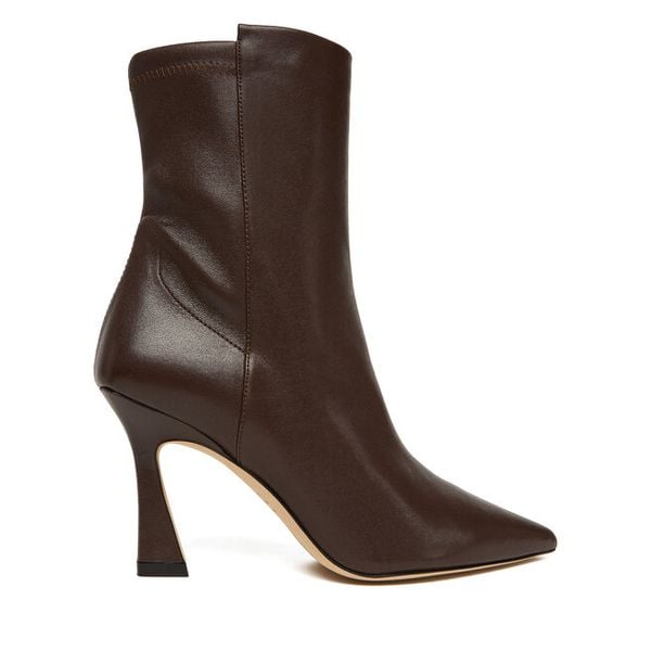Botki Stuart Weitzman. Brązowe botki Stuart Weitzman, bez wzorów, bez obcasa, na słupku, bez zapięcia. Za 2,769.00 zł.