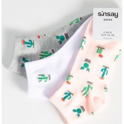 Skarpetki stopki z kaktusami - Wielobarwn. Skarpetki marki Sinsay. Za 9.99 zł.