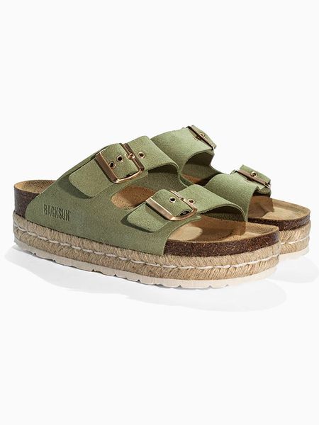 BACKSUN Skórzane klapki "Vada" w kolorze khaki rozmiar: 41. Brązowe klapki Backsun, bez wzorów, klasyczne, z otwartym noskiem, bez obcasa, bez zapięcia. Za 216.22 zł.