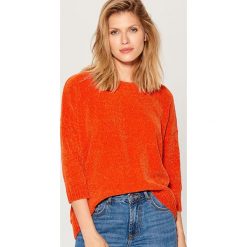 Szenilowy sweter z rękawami 3/4 - Pomarańczo. Swetry marki Mohito. Za 49.99 zł.