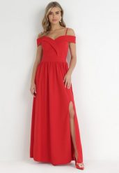 Czerwona Rozkloszowana Sukienka na Ramiączkach Maxi Chilli. Czerwone sukienki Born2be, bez wzorów, bez kołnierzyka, bez ramiączek, maxi, rozkloszowane. W wyprzedaży za 84.99 zł.