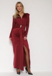 Bordowa Elegancka Sukienka z Trenem i Rozcięciem Atissa. Czerwone sukienki Born2be, na imprezę, m, z aplikacjami, eleganckie, bez kołnierzyka, bez ramiączek, dopasowane. Za 169.99 zł.