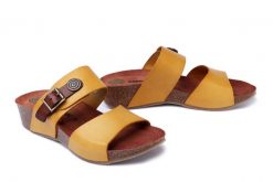 DR. BRINKMANN 700959-6 gelb, klapki profilaktyczne damskie. Żółte klapki Dr. Brinkmann, bez wzorów, bez obcasa, bez zapięcia. Za 274.90 zł.