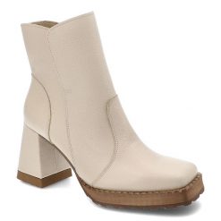 Beżowe Botki Armodo Eleganckie Obuwie Damskie. Brązowe botki Armodo, bez wzorów, z jeansu, eleganckie, bez obcasa, na obcasie, bez zapięcia. Za 389.00 zł.