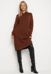 Brązowa Sweterkowa Sukienka z Bawełną i Wełną Ozdobiona Kołnierzykiem Otiva. Brązowe sukienki Born2be, na co dzień, l, bez wzorów, z bawełny, bez kołnierzyka, bez ramiączek, midi, proste. Za 79.99 zł.