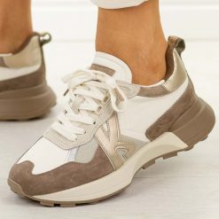 Beżowe skórzane sneakersy damskie Kobbo 66954. Brązowe buty sportowe lifestyle Kobbo, na jesień, bez wzorów, z jeansu, biznesowe, z okrągłym noskiem, bez zapięcia. Za 249.00 zł.