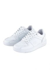 Buty sportowe CHAMPION REBOUND LOW S32415-WW009. Białe buty treningowe Champion, bez wzorów, z materiału, bez zapięcia, trekkingowe. Za 135.15 zł.