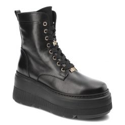 Czarne Botki Karino Modne Obuwie Damskie Na Platformie. Czarne botki Karino, bez wzorów, ze skóry, eleganckie, bez obcasa, na platformie, bez zapięcia. Za 489.00 zł.