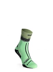 Skarpety do biegania X-Socks Trailrun Terraskin Perform Crew. Zielone skarpetki X-Socks, bez wzorów, z dzianiny. Za 120.99 zł.