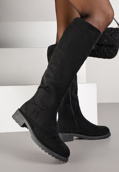 Czarne Dopasowane Kozaki Vices w Stylu Basic Lonavie. Czarne kozaki Renee, z aplikacjami, z jeansu, bez obcasa, na płaskiej podeszwie, bez zapięcia. Za 119.99 zł.