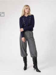 Kardigan z ozdobnymi guzikami, z wiskozą - granatowy. Niebieskie swetry Sinsay, l, bez wzorów, z wiskozy, bez ramiączek. Za 79.99 zł.