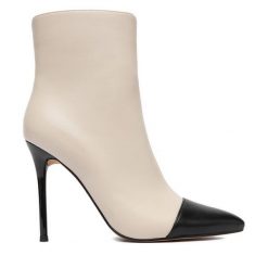 Botki Nine West. Brązowe botki Nine West, bez wzorów, bez obcasa, na szpilce, bez zapięcia. Za 239.99 zł.