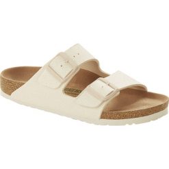 Klapki damskie Birkenstock Arizona. Brązowe klapki Birkenstock, bez wzorów, z materiału, eleganckie, bez obcasa, bez zapięcia. Za 586.00 zł.