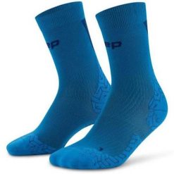 Damskie sportowe skarpety kompresyjne do połowy łydki Ultralight Core Run CEP. Niebieskie skarpetki CEP, bez wzorów, z materiału. Za 79.00 zł.