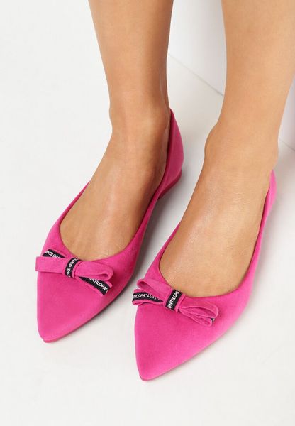 Fuksjowe Balerinki na Płaskim Obcasie ze Szpiczastym Noskiem Xymena. Czerwone baleriny Born2be, bez wzorów, ze szpiczastym noskiem, bez obcasa, na płaskiej podeszwie, bez zapięcia. W wyprzedaży za 29.99 zł.