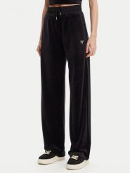 Guess Spodnie dresowe V3BB26 K0232 Czarny Regular Fit. Czarne spodnie dresowe Guess, z aplikacjami, z dresówki. Za 349.99 zł.
