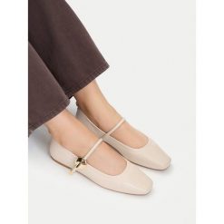 Baleriny MEXX. Brązowe baleriny Mexx, bez wzorów, bez obcasa, bez zapięcia. Za 269.99 zł.