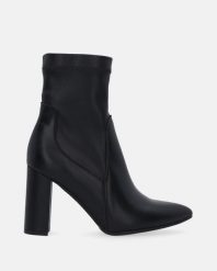 DAMSKIE BOTKI NA OBCASIE 3673 101 PEL NER. Botki Venezia, bez wzorów, ze skóry, bez obcasa, na obcasie, bez zapięcia. Za 349.00 zł.