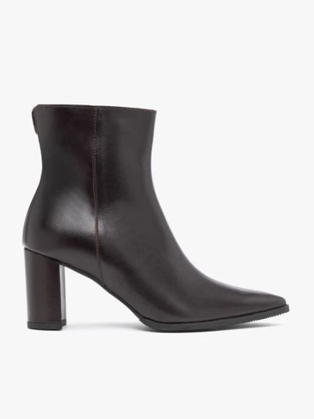 Bordowe wyższe botki na słupku. Czerwone botki Brawo sp. z o.o., bez wzorów, ze skóry, eleganckie, bez obcasa, na obcasie, bez zapięcia. Za 549.99 zł.