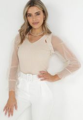 Jasnobeżowa Bluzka z Prążkowanej Dzianiny i Rękawami z Siateczki Julisa. Brązowe bluzki Born2be, bez wzorów, z dzianiny, bez kołnierzyka, bez ramiączek. W wyprzedaży za 119.99 zł.
