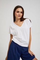 Bluzka z krótkimi rękawami biała. Białe bluzki MOODO, xxl, bez wzorów, bez kołnierzyka, bez ramiączek. W wyprzedaży za 24.99 zł.
