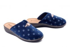Inblu OD-14 004 granatowy, klapki damskie. Niebieskie klapki Inblu, bez wzorów, bez obcasa, na koturnie, bez zapięcia. Za 67.99 zł.