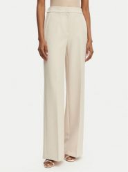 Maryley Spodnie materiałowe 26EB598/43LA Beżowy Regular Fit. Brązowe spodnie materiałowe Maryley, bez wzorów, z materiału. Za 279.99 zł.