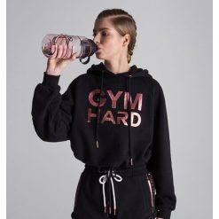 Bluza z kapturem Gym Hard - Czarny. Bluzy marki Sinsay. W wyprzedaży za 49.99 zł.