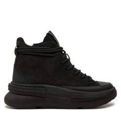 Botki Refresh. Czarne botki Refresh, bez wzorów, bez obcasa, na płaskiej podeszwie, bez zapięcia. Za 159.99 zł.