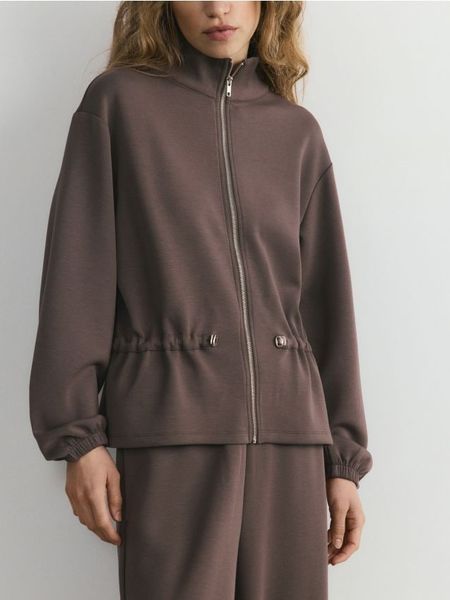 Rozpinana bluza z modalem - brązowy. Brązowe bluzy Reserved, l, bez wzorów, z dzianiny, bez ramiączek, bez kaptura. W wyprzedaży za 99.99 zł.
