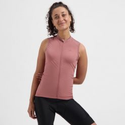 Koszulka rowerowa damska Rogelli Essential II bez rękawów. Czerwone t-shirty sportowe Rogelli, l, bez wzorów, z elastanu, bez ramiączek, rowerowe. Za 181.00 zł.