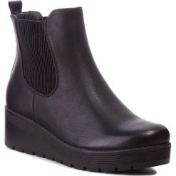Botki CLARA BARSON WSF16-02. Czarne botki Clara Barson, bez wzorów, ze skóry ekologicznej, bez obcasa, bez zapięcia. Za 119.99 zł.