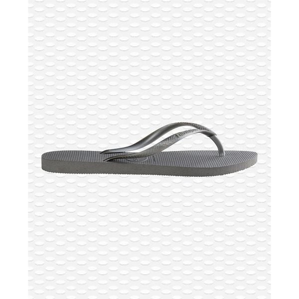 Klapki damskie Havaianas Slim. Szare klapki Havaianas, bez wzorów, z gumy, eleganckie, bez obcasa, bez zapięcia. Za 100.95 zł.