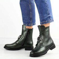Zielone wysokie botki damskie Potocki 12441. Zielone botki POTOCKI, z aplikacjami, z materiału, eleganckie, z okrągłym noskiem, przed kolano, bez obcasa, bez zapięcia. W wyprzedaży za 137.40 zł.