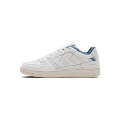 Trenerzy damscy Hummel St. Power Play Retro. Białe buty sportowe lifestyle Hummel, bez wzorów, eleganckie, przed kostkę, bez zapięcia. Za 286.50 zł.