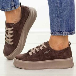 D. Brązowe skórzane półbuty damskie Filippo Dp6122/26. Brązowe półbuty wsuwane Filippo, na jesień, bez wzorów, ze skóry, eleganckie, z okrągłym noskiem, bez obcasa, na platformie. Za 239.00 zł.