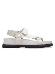 Clarks Skórzane sandały w kolorze białym rozmiar: 38. Białe sandały Clarks, bez wzorów, klasyczne, z otwartym noskiem, bez obcasa, bez zapięcia. Za 243.06 zł.