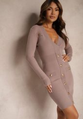 Ciemnobeżowa Sukienka z Wiskozą o Dopasowanym Kroju z Imitacją Kieszeni i Guzikami Meriorra. Brązowe sukienki Renee, na co dzień, m, bez wzorów, z wiskozy, eleganckie, bez kołnierzyka, bez ramiączek, mini, dopasowane. W wyprzedaży za 95.99 zł.
