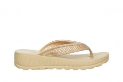 Japonki Azaleia Angelica Glitter Pearly Beige, Beżowy, Tworzywo - 38. Brązowe japonki Azaleia, bez wzorów, z tworzywa sztucznego. W wyprzedaży za 112.49 zł.