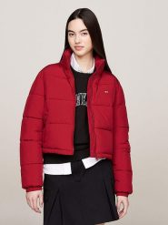 TOMMY JEANS Kurtka zimowa w kolorze czerwonym rozmiar: XS. Czerwone kurtki Tommy Jeans, na zimę, xs, bez wzorów, z jeansu, bez kaptura. Za 390.92 zł.