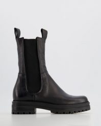 SZTYBLETY Z WYSOKĄ CHOLEWKĄ M77203 NERO. Botki Venezia, bez wzorów, ze skóry, przed kolano, bez obcasa, bez zapięcia. Za 349.00 zł.