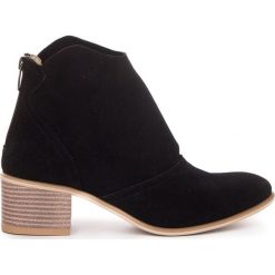 Botki kwobojki na 5 cm klocku - skóra naturalna - model 483 - kolor czarny welur. Czarne botki Zapato, bez wzorów, z jeansu, biznesowe, bez obcasa, na obcasie, bez zapięcia. Za 419.00 zł.