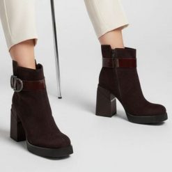 Botki damskie Filippo, na wysokim obcasie stabilne i ocieplane futerkiem, bordowe, DBT7183-25-BG. Czerwone botki Filippo, bez wzorów, z materiału, eleganckie, bez obcasa, na obcasie, bez zapięcia. Za 209.00 zł.