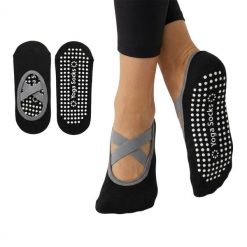 Skarpetki do jogi fit.me antypoślizgowe czarne. Czarne skarpetki FIT.ME, bez wzorów. Za 12.99 zł.