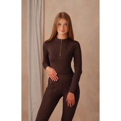 Bluzka Vanessa brązowa JD Atack. Brązowe bluzki JD ATTACK, m, z aplikacjami, z materiału, eleganckie, bez kołnierzyka, bez ramiączek. Za 229.99 zł.