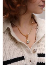 Pierres delicates Pozłacany naszyjnik z masą perłową - dł. 50 cm rozmiar: onesize. Białe naszyjniki Pierres delicates, z materiału, z perłą, pozłacane. Za 91.99 zł.