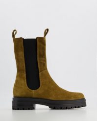 ZAMSZOWE SZTYBLETY M77203 SAFARI. Botki Venezia, bez wzorów, ze skóry, bez obcasa, bez zapięcia. Za 199.00 zł.