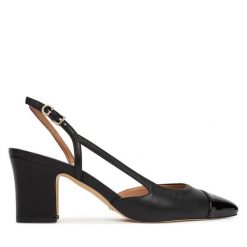 Czółenka Guess. Czarne czółenka Guess, z aplikacjami, bez obcasa, bez zapięcia. Za 399.99 zł.